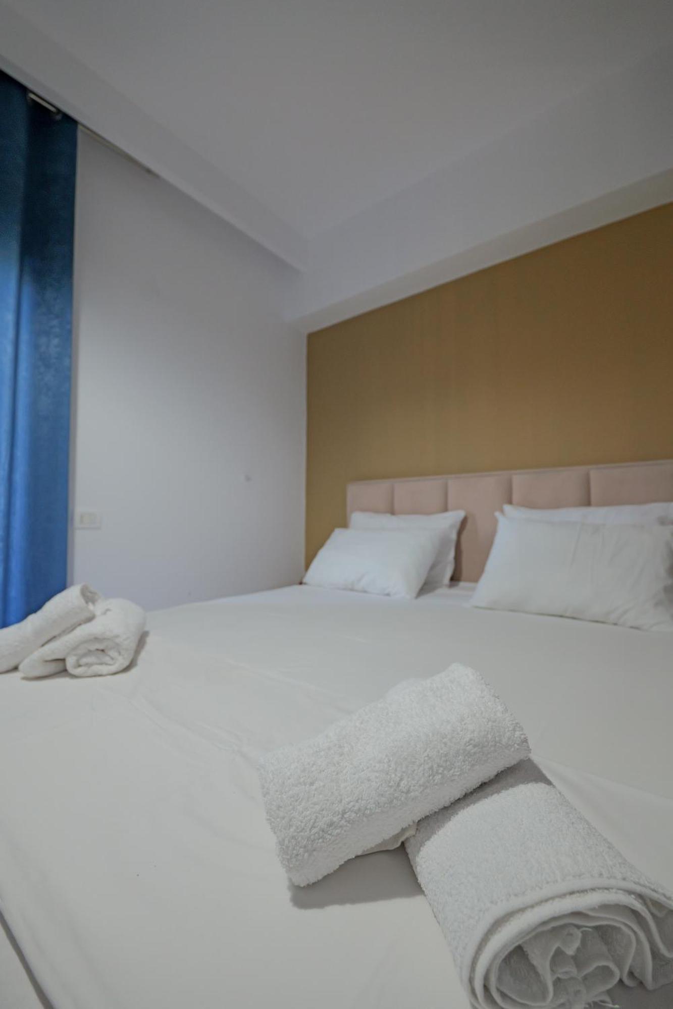 Hotel Holiday Σαράντα Εξωτερικό φωτογραφία