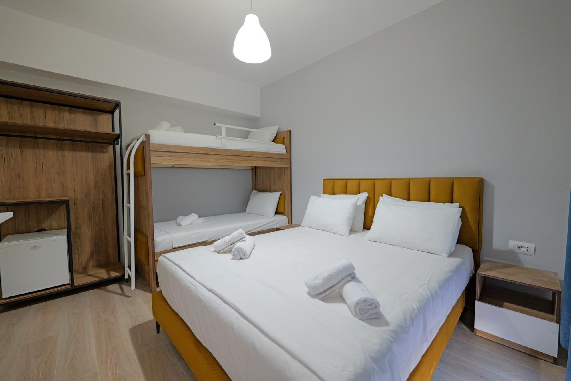 Hotel Holiday Σαράντα Εξωτερικό φωτογραφία
