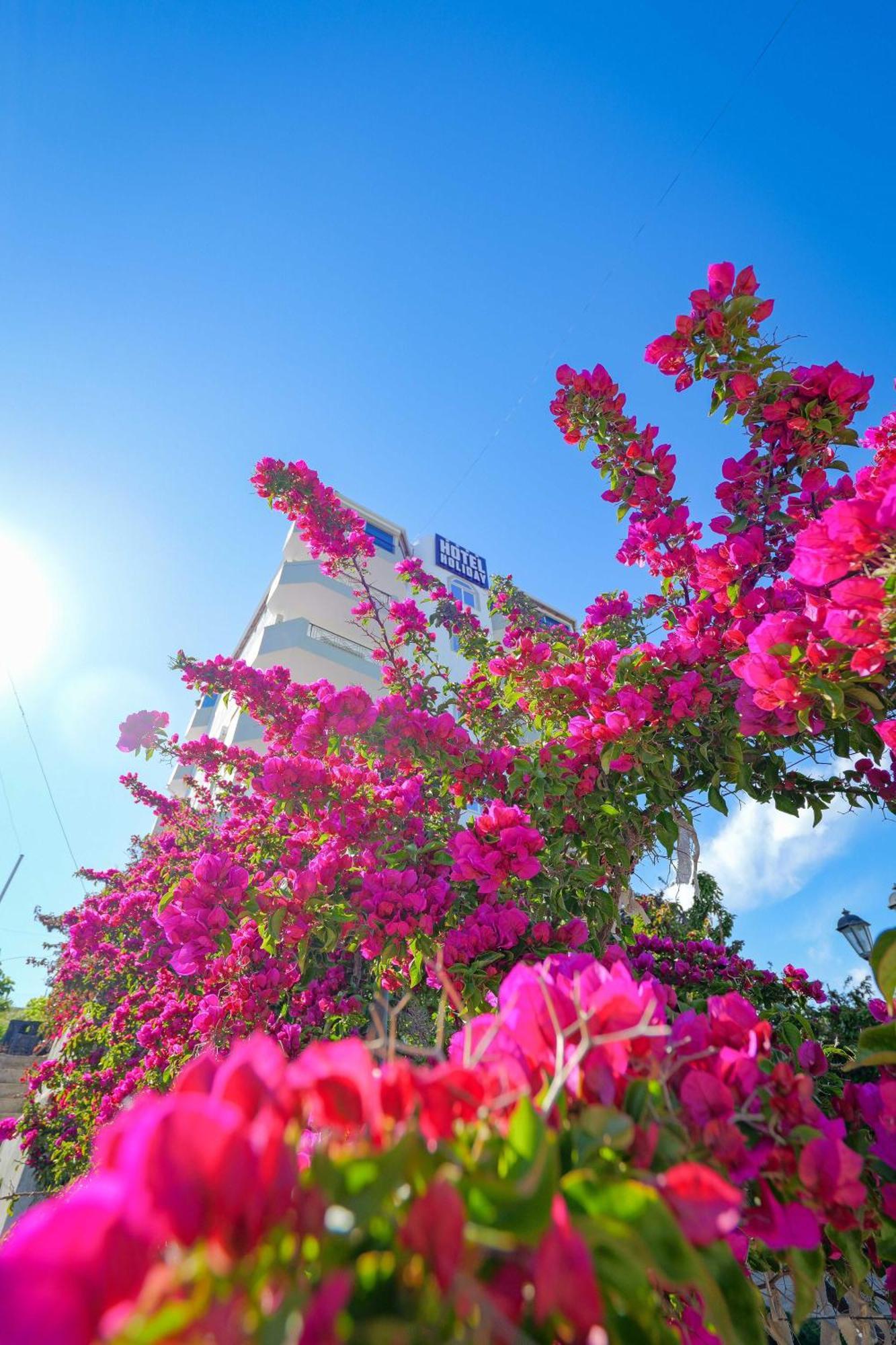 Hotel Holiday Σαράντα Εξωτερικό φωτογραφία